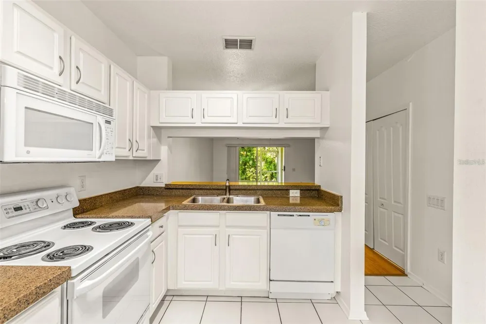 1237 KENNEWICK COURT Wesley Chapel, FL 33543