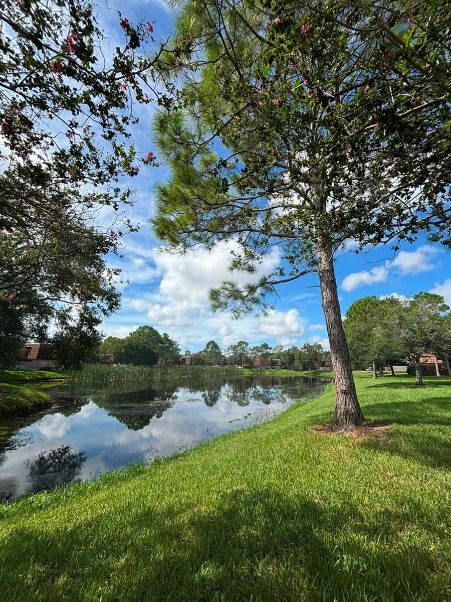 5277 CORAL COURT #625 Orlando, FL 32811