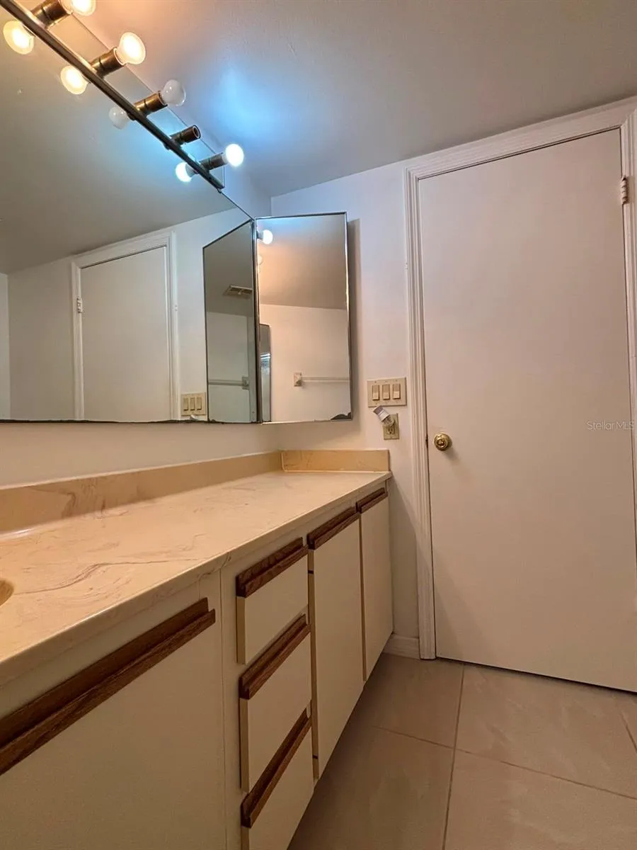 5277 CORAL COURT #625 Orlando, FL 32811