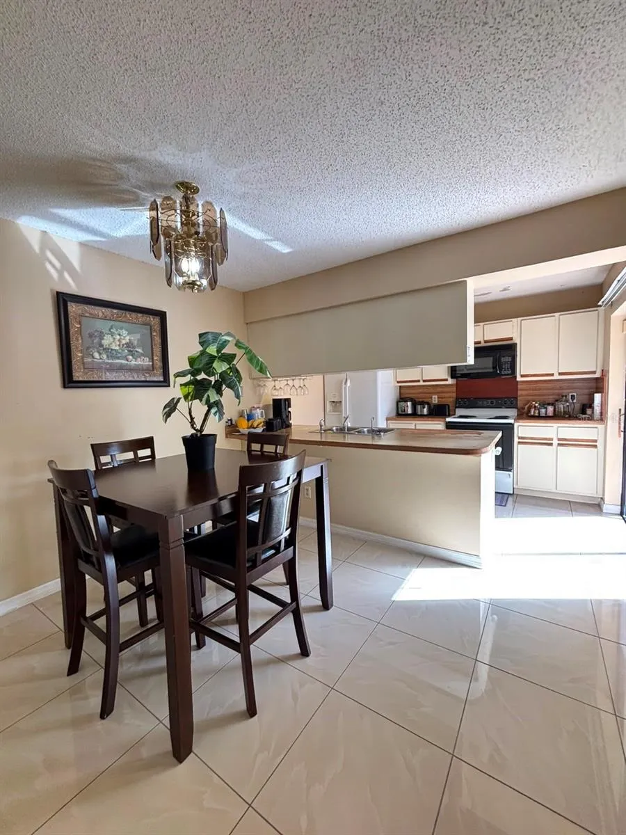 5277 CORAL COURT #625 Orlando, FL 32811