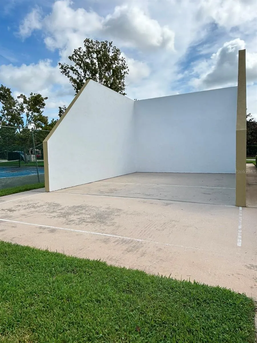 5277 CORAL COURT #625 Orlando, FL 32811