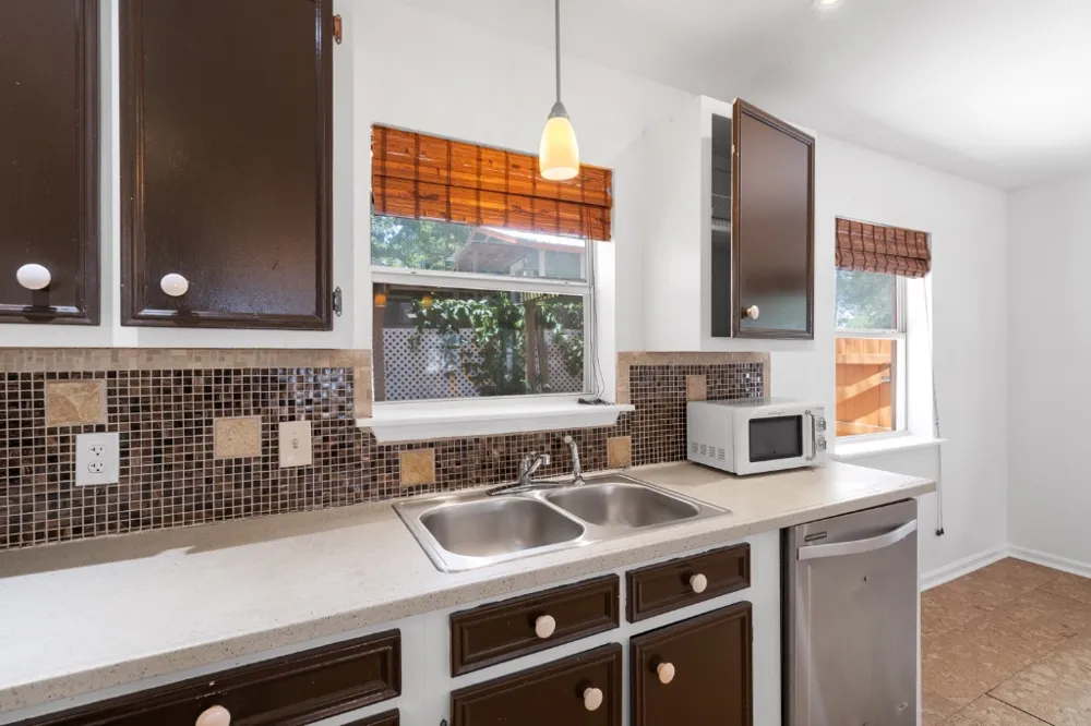 1211 Delano Street Austin, TX 78721