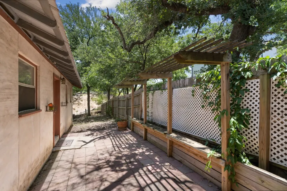 1211 Delano Street Austin, TX 78721