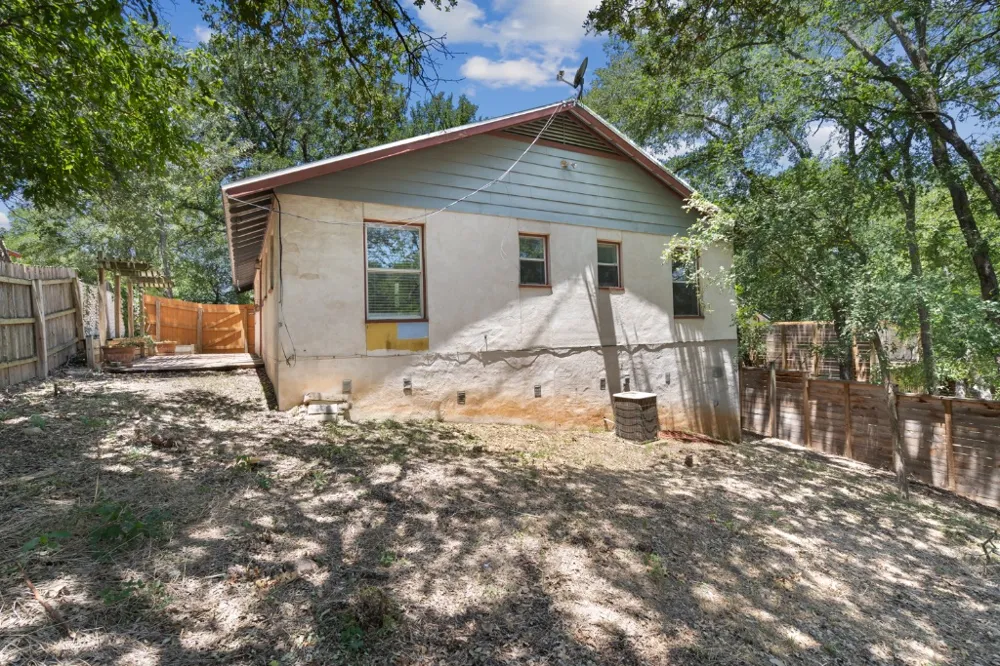 1211 Delano Street Austin, TX 78721