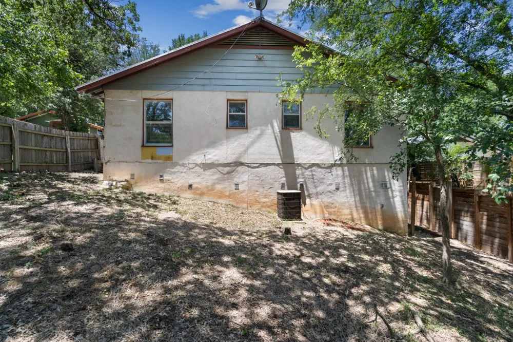 1211 Delano Street Austin, TX 78721