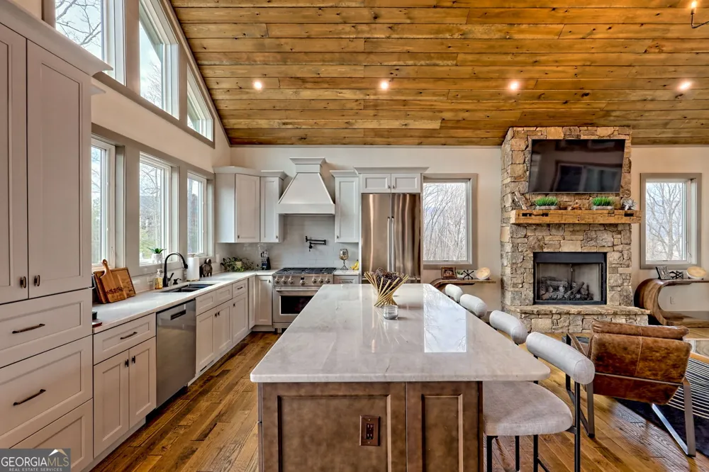804 Settlers Ridge RD Ellijay, GA 30540