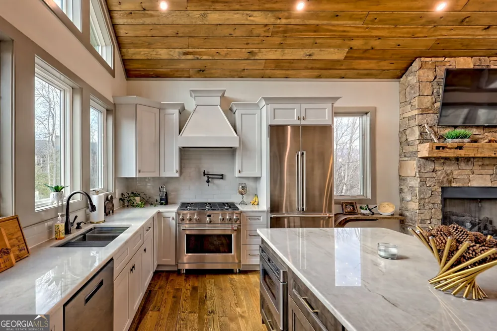 804 Settlers Ridge RD Ellijay, GA 30540