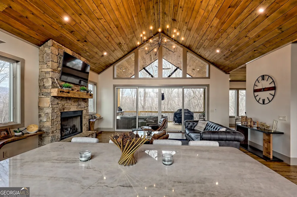 804 Settlers Ridge RD Ellijay, GA 30540