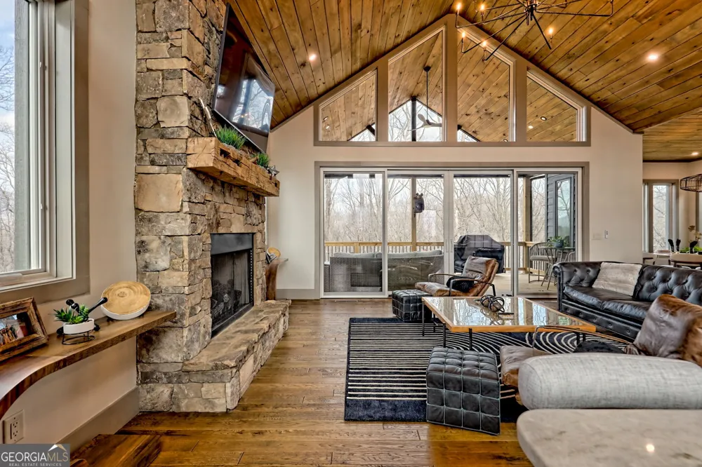 804 Settlers Ridge RD Ellijay, GA 30540