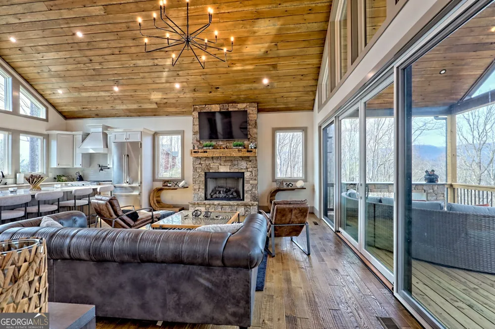 804 Settlers Ridge RD Ellijay, GA 30540