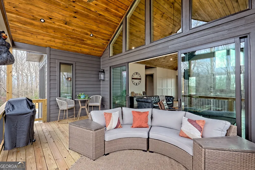804 Settlers Ridge RD Ellijay, GA 30540