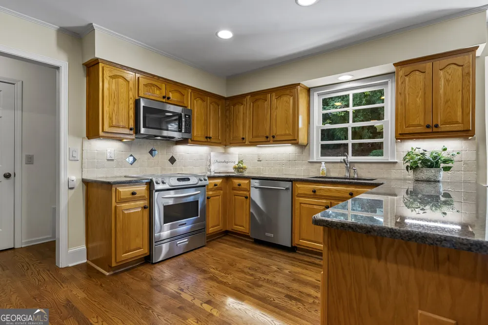991 White Oak PASS Alpharetta, GA 30005