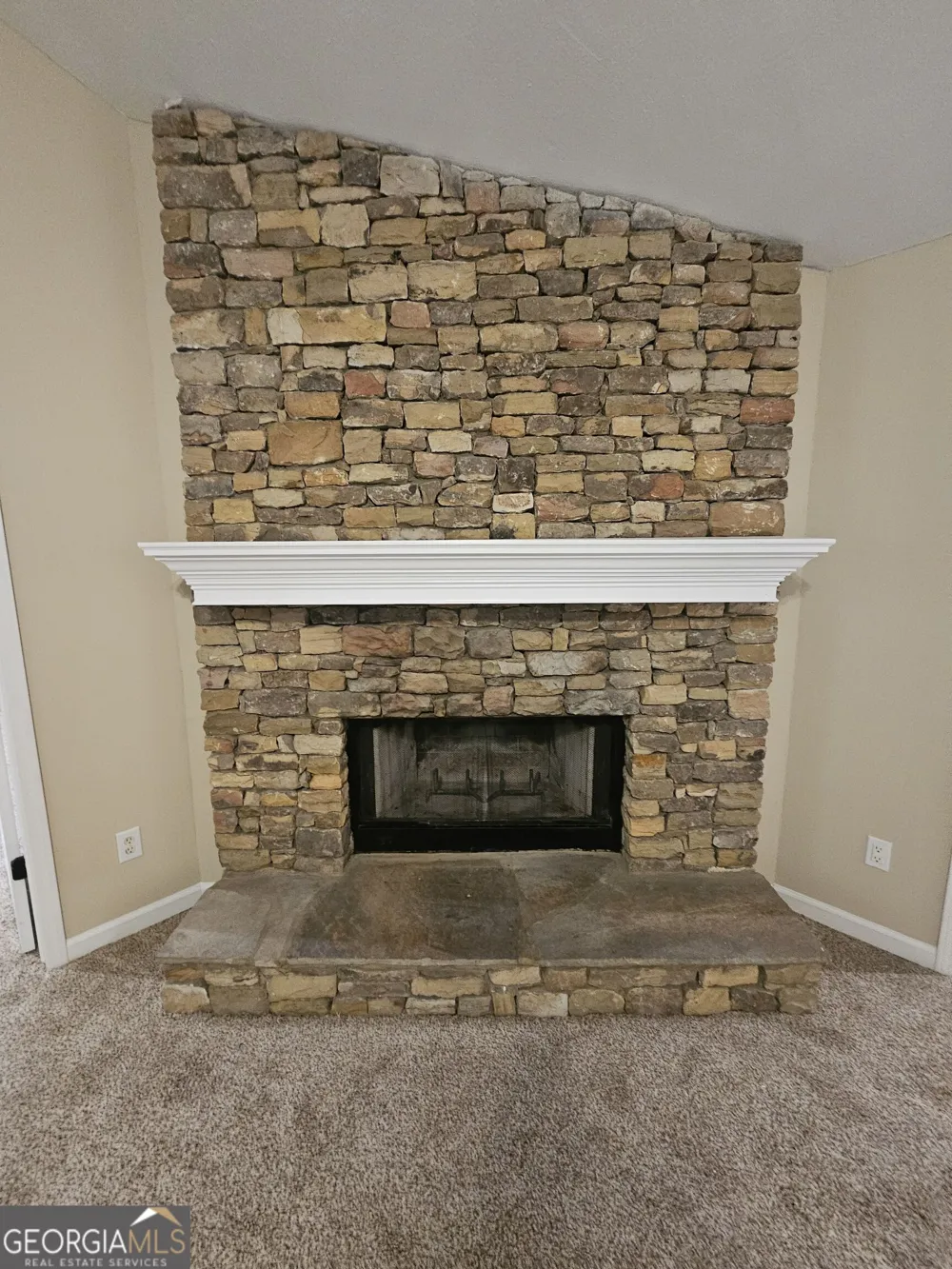 25 Hearthstone DR Stockbridge, GA 30281