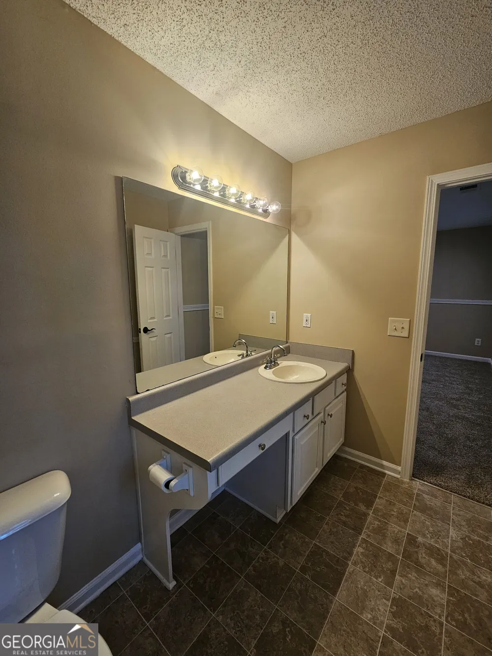 25 Hearthstone DR Stockbridge, GA 30281