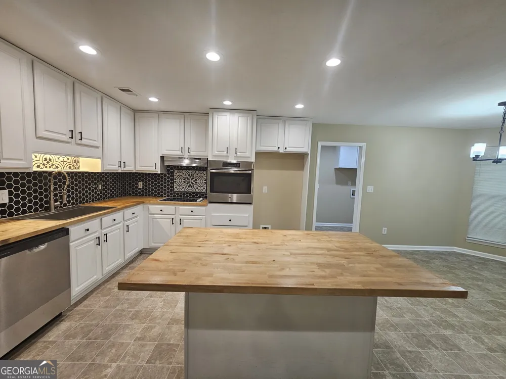 25 Hearthstone DR Stockbridge, GA 30281