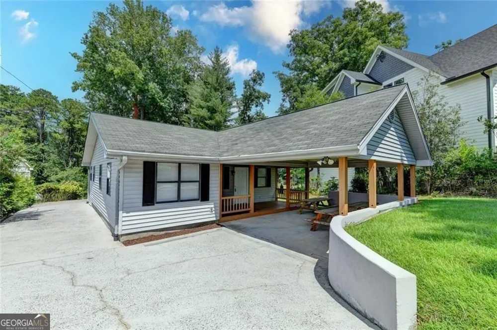 7470 Fields DR Cumming, GA 30041