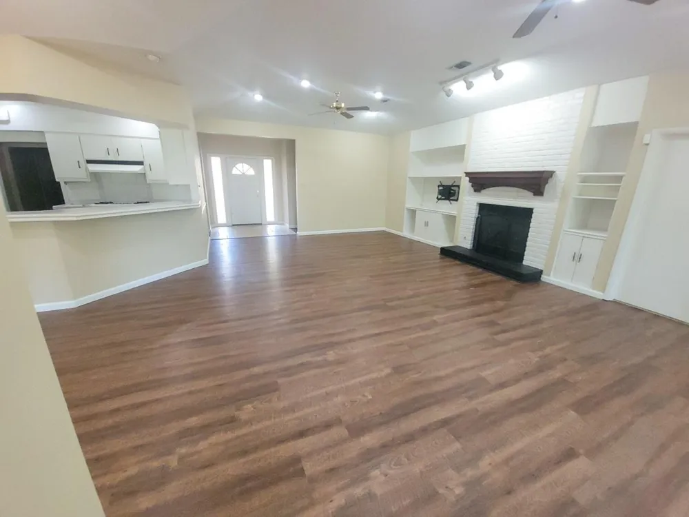 813 River Oaks Huntsville, TX 77340