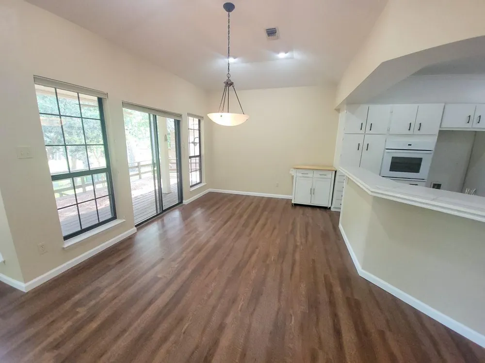 813 River Oaks Huntsville, TX 77340