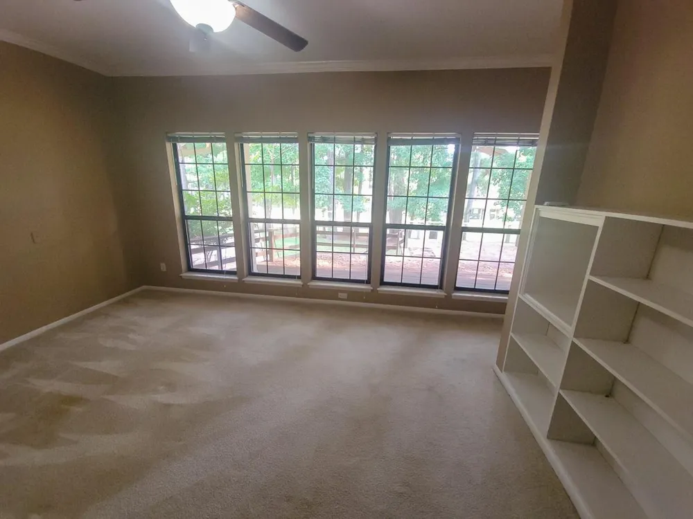 813 River Oaks Huntsville, TX 77340