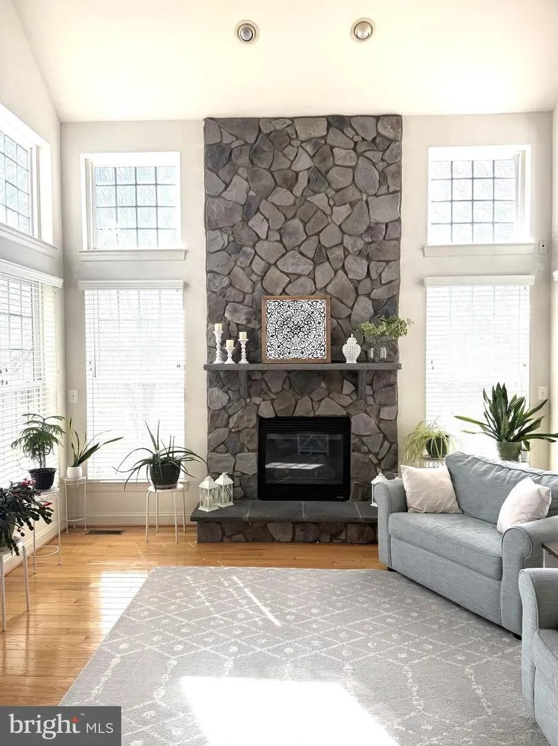 6148 MICHENER DRIVE Haymarket, VA 20169