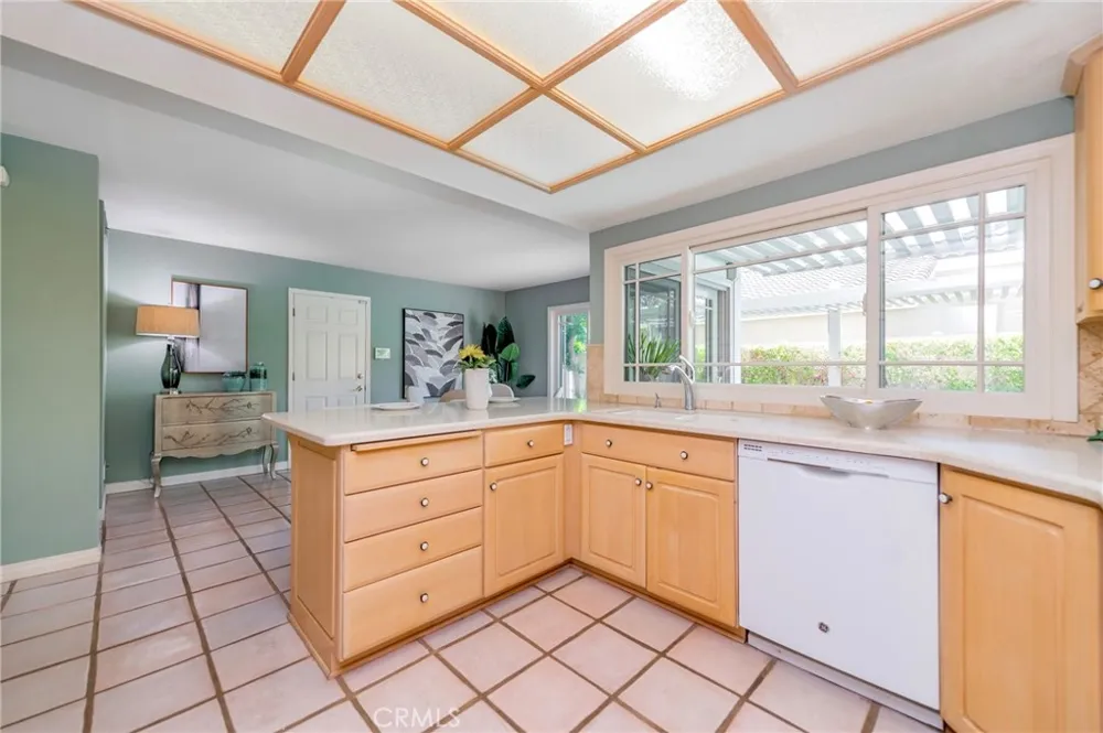 9 Teakwood Irvine, CA 92612