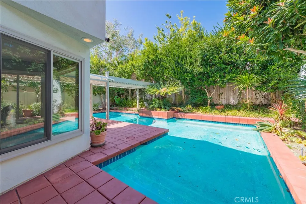 9 Teakwood Irvine, CA 92612