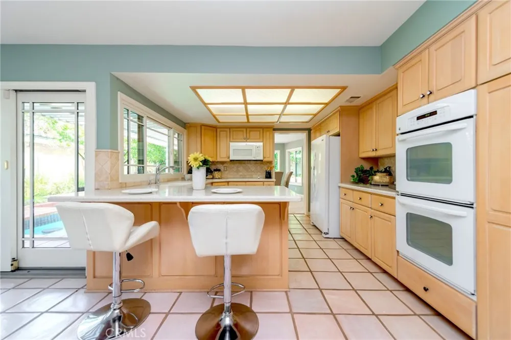 9 Teakwood Irvine, CA 92612