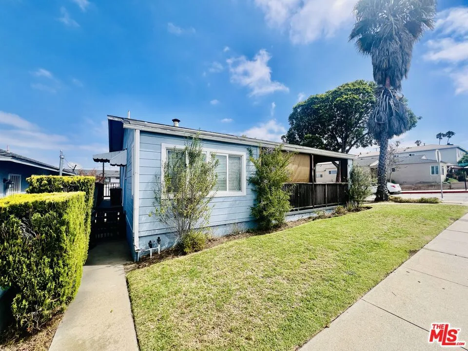 627 E Grand Avenue El Segundo, CA 90245