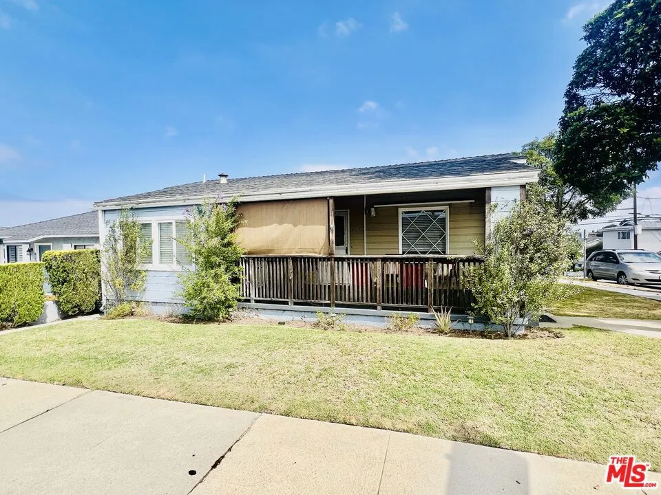 627 E Grand Avenue El Segundo, CA 90245