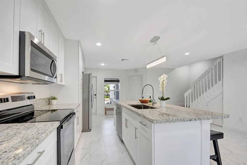 3868 Patio Court #3 Palm Springs, FL 33461
