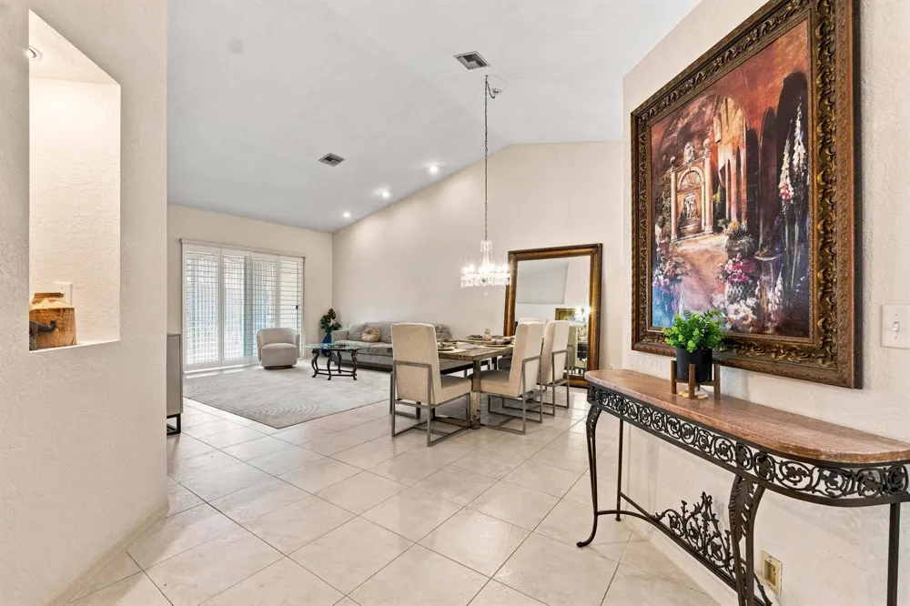 8088 VIA DI VENETO Boca Raton, FL 33496