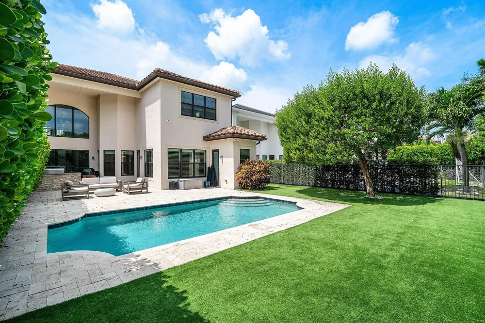 16226 Cabernet Drive Delray Beach, FL 33446