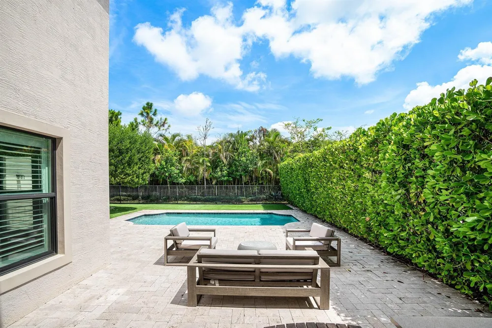 16226 Cabernet Drive Delray Beach, FL 33446
