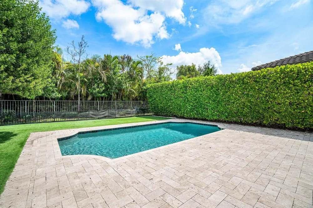 16226 Cabernet Drive Delray Beach, FL 33446