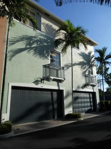 306 NW 1st Street #306 Delray Beach, FL 33444