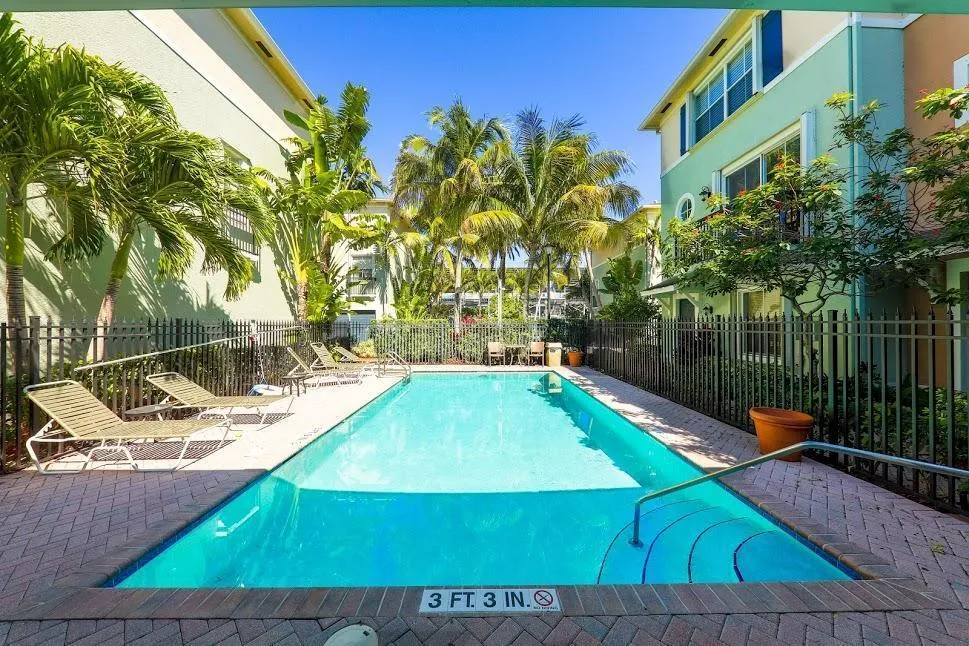 306 NW 1st Street #306 Delray Beach, FL 33444