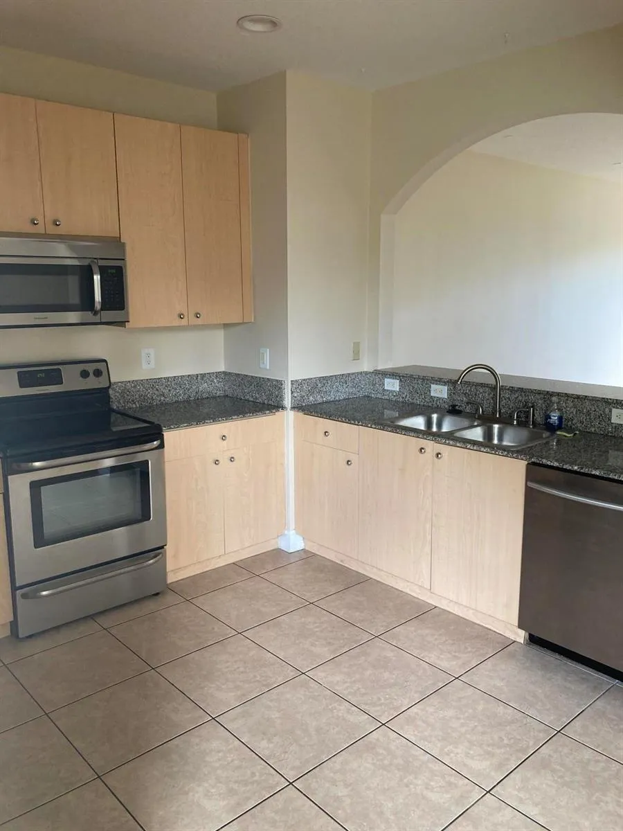 306 NW 1st Street #306 Delray Beach, FL 33444