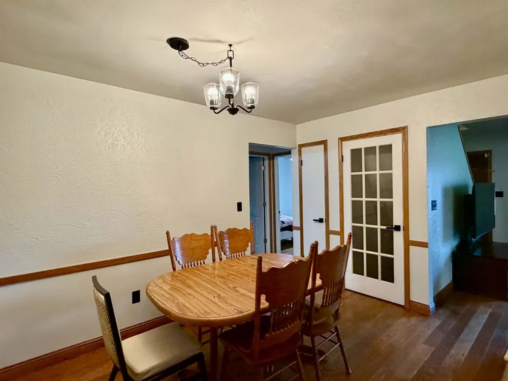 433 Harriet Avenue Delta Charter Township, MI 48917