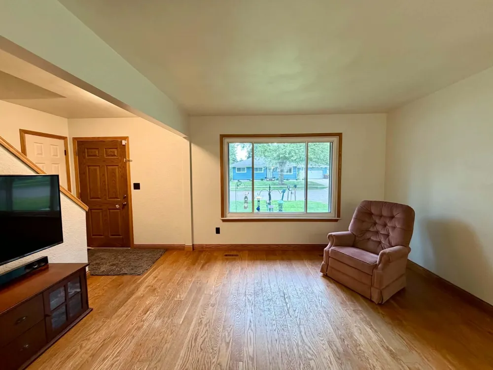433 Harriet Avenue Delta Charter Township, MI 48917