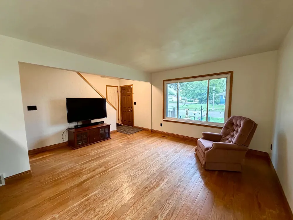433 Harriet Avenue Delta Charter Township, MI 48917