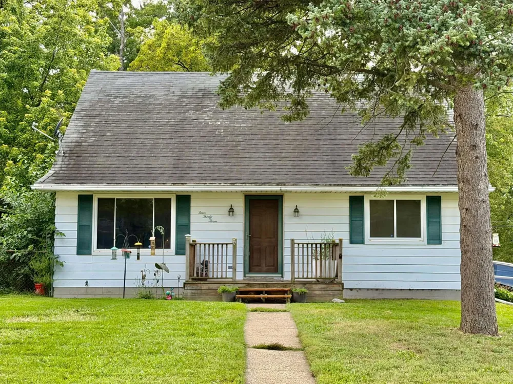 433 Harriet Avenue Delta Charter Township, MI 48917