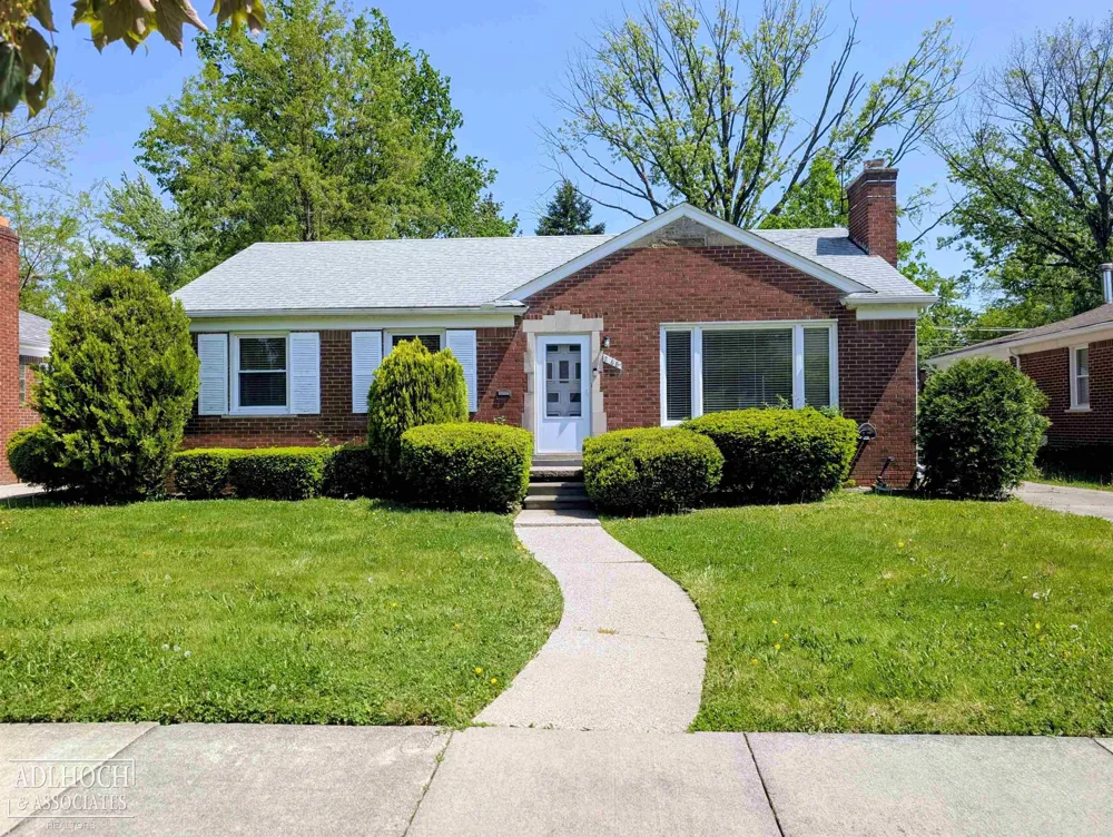 2168 Allard Road Grosse Pointe Woods City, MI 48236