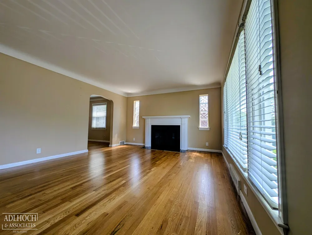 2168 Allard Road Grosse Pointe Woods City, MI 48236