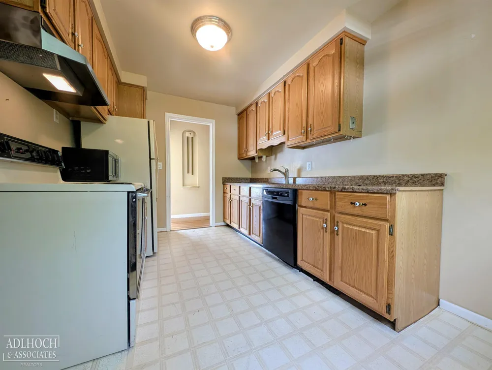 2168 Allard Road Grosse Pointe Woods City, MI 48236