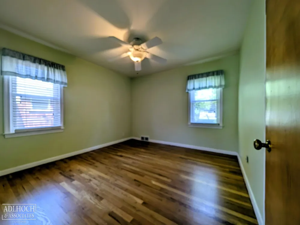 2168 Allard Road Grosse Pointe Woods City, MI 48236