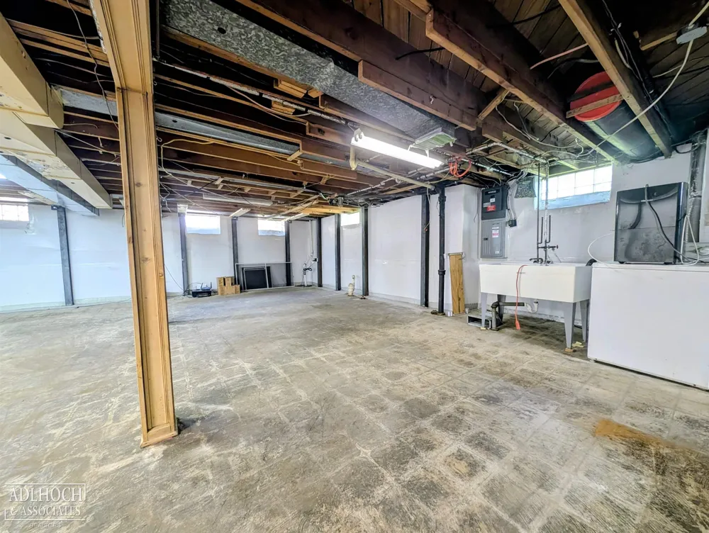2168 Allard Road Grosse Pointe Woods City, MI 48236