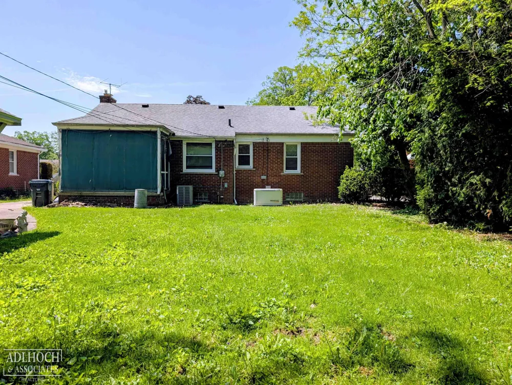 2168 Allard Road Grosse Pointe Woods City, MI 48236