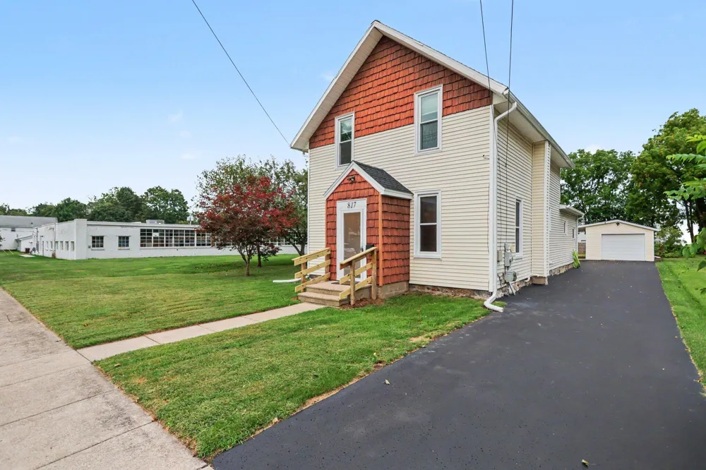 817 W Hanover Street Marshall City, MI 49068