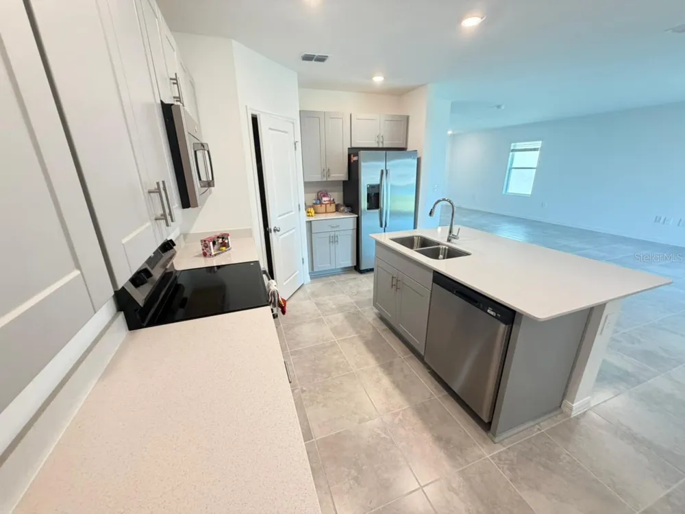 5423 CROWN POINT ROAD Kissimmee, FL 34758