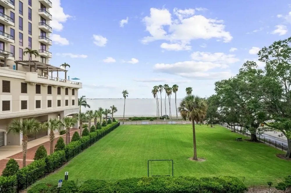 2109 BAYSHORE BOULEVARD #303 Tampa, FL 33606